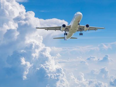 Aereo di linea in volo