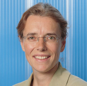 Ariane Doss Headshot