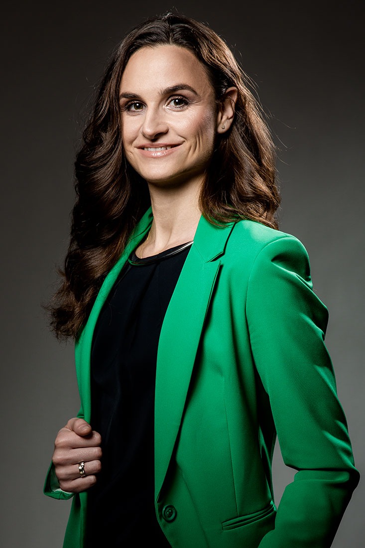 Nicole Beck Headshot