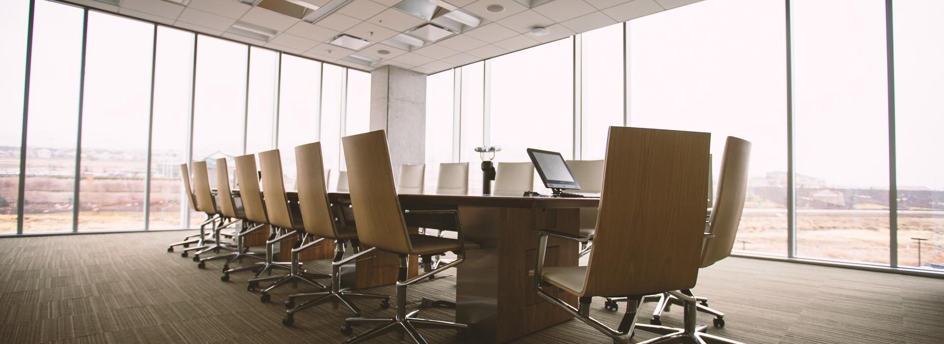 Sala conferenze in un ufficio luminoso