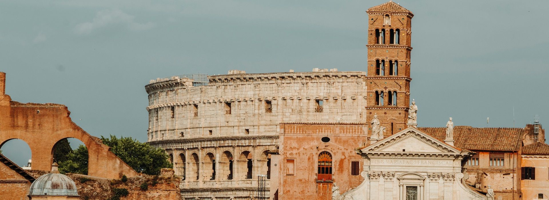 Vista di alcuni momumenti di Roma