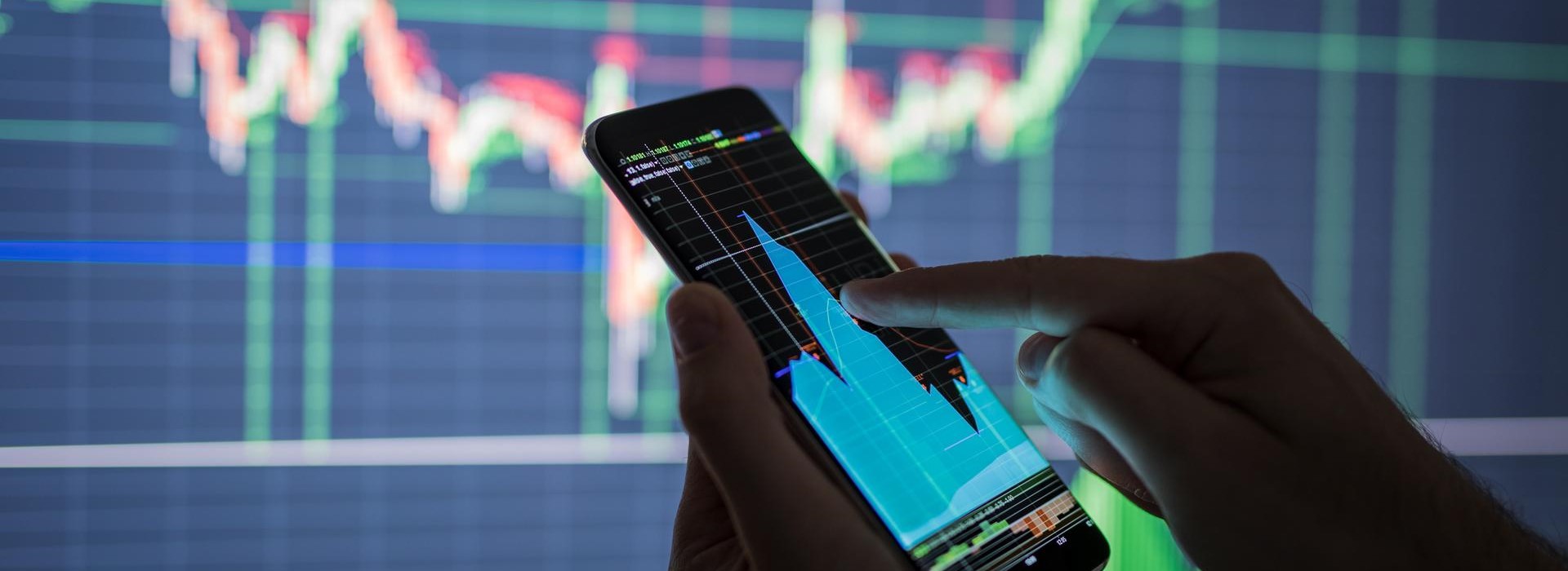 Smartphone con illustrato un grafico